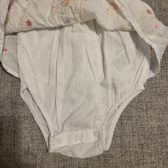 2 infant Dresses 3 to 6 months - Picture 4 of 10